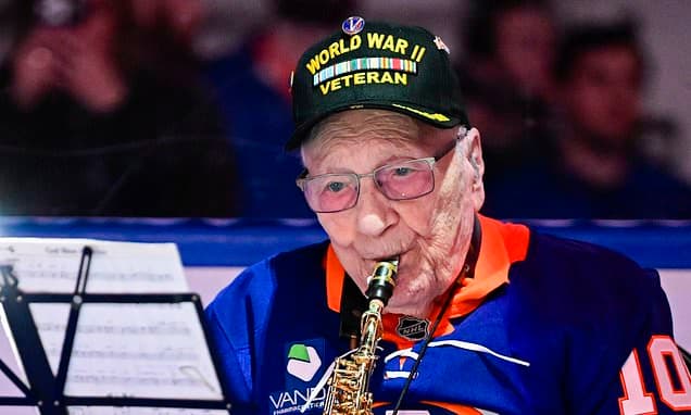 WWII Vet Stuns Hockey Crowd with Anthem