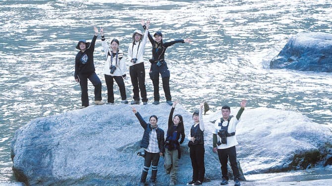 Xizang Villagers Thrive Through Eco-Tourism