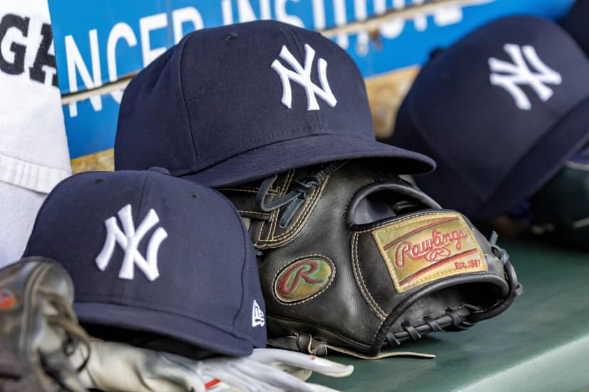 Yankees Add Navy Blue Alternate Jersey, A Franchise First