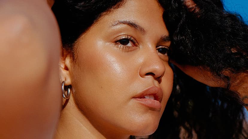 Yendry's 'Como Agua': A Journey Through Identity