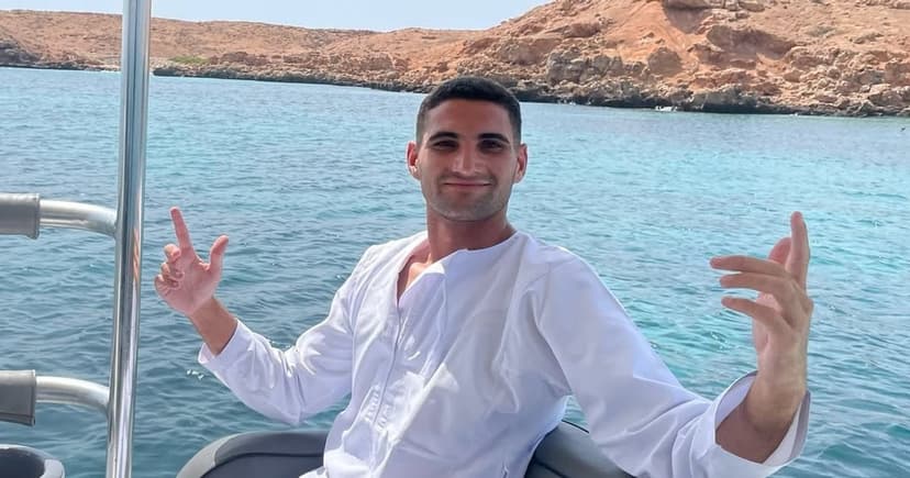 Man Visits All 195 Countries by Age 25