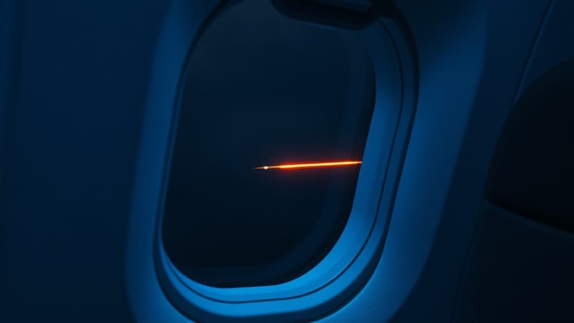 YouTuber Sees Missiles Over Kuwait During Flight