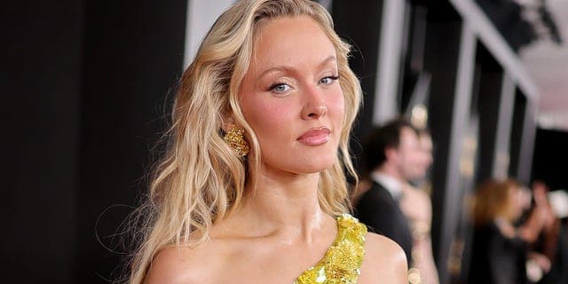 Zara Larsson Signs Fan's Pad: A 'Period!' Moment