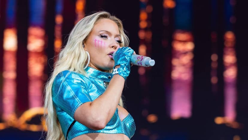 Zara Larsson Dazzles in Metallic Blue at Lollapalooza Berlin