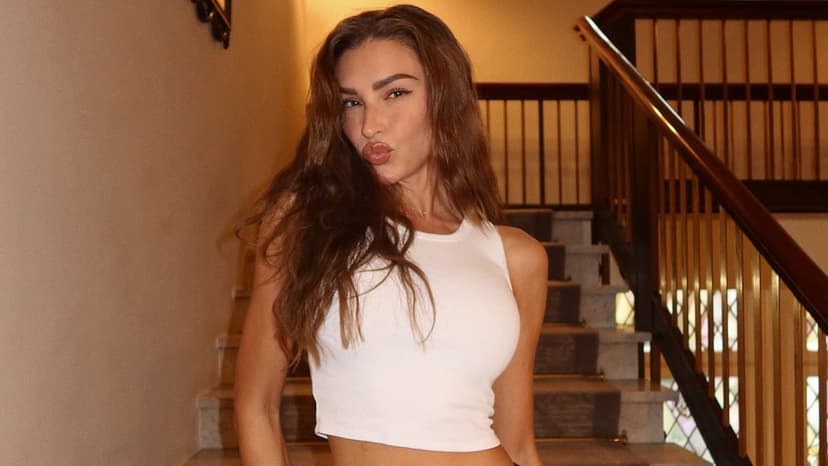 Zara Supports Louis Tomlinson's World Tour in Denmark