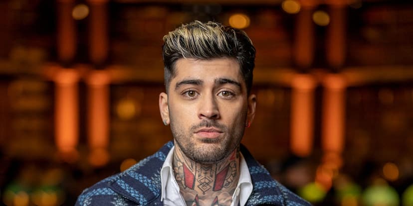 Zayn's daughter Khai rocks out at K-pop concert!