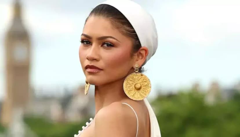 Zendaya Quits Social Media for Mental Well-being