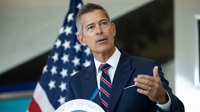 Transportation Secretary Orders 10% Flight Capacity Cut at 40 Major Airports